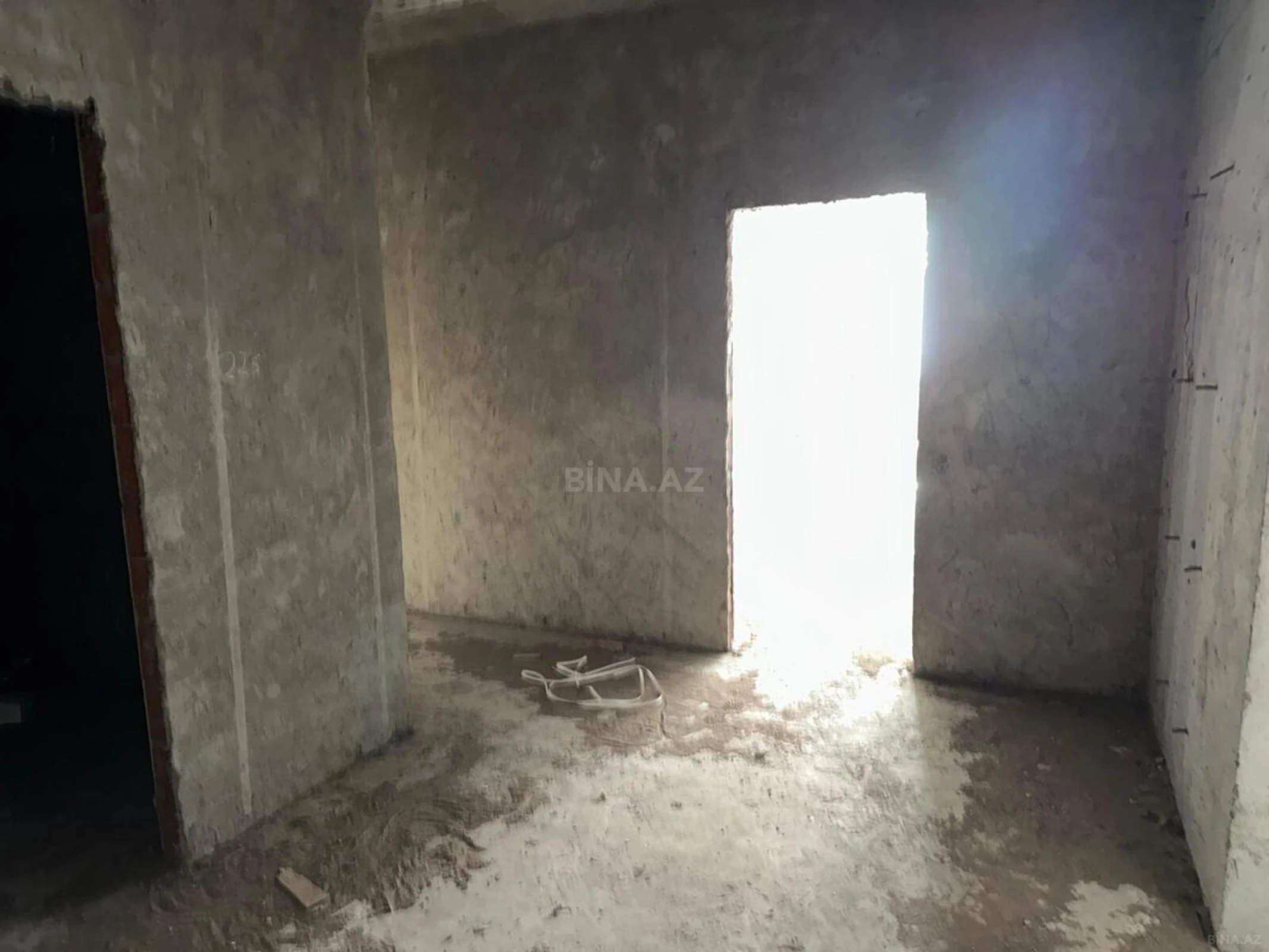 Satılır 3 otaqlı mənzil 136 m²