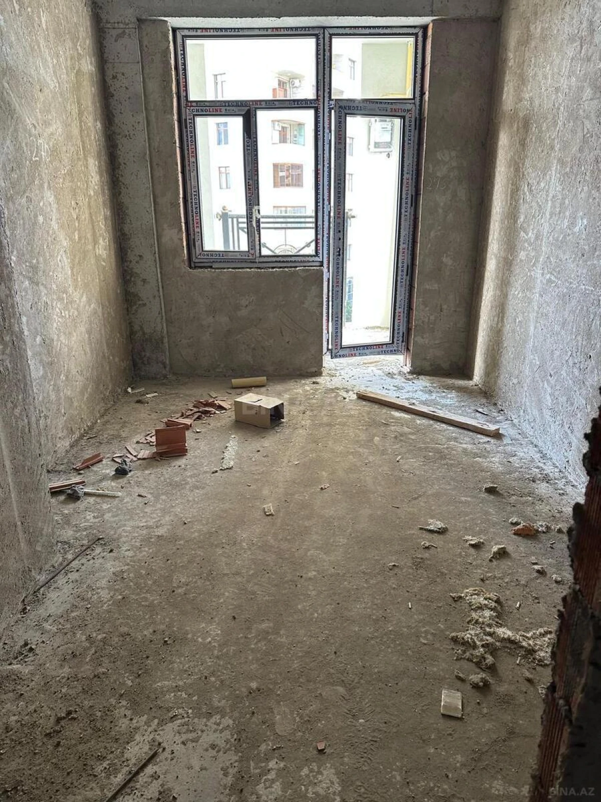 Satılır 3 otaqlı mənzil 136 m²