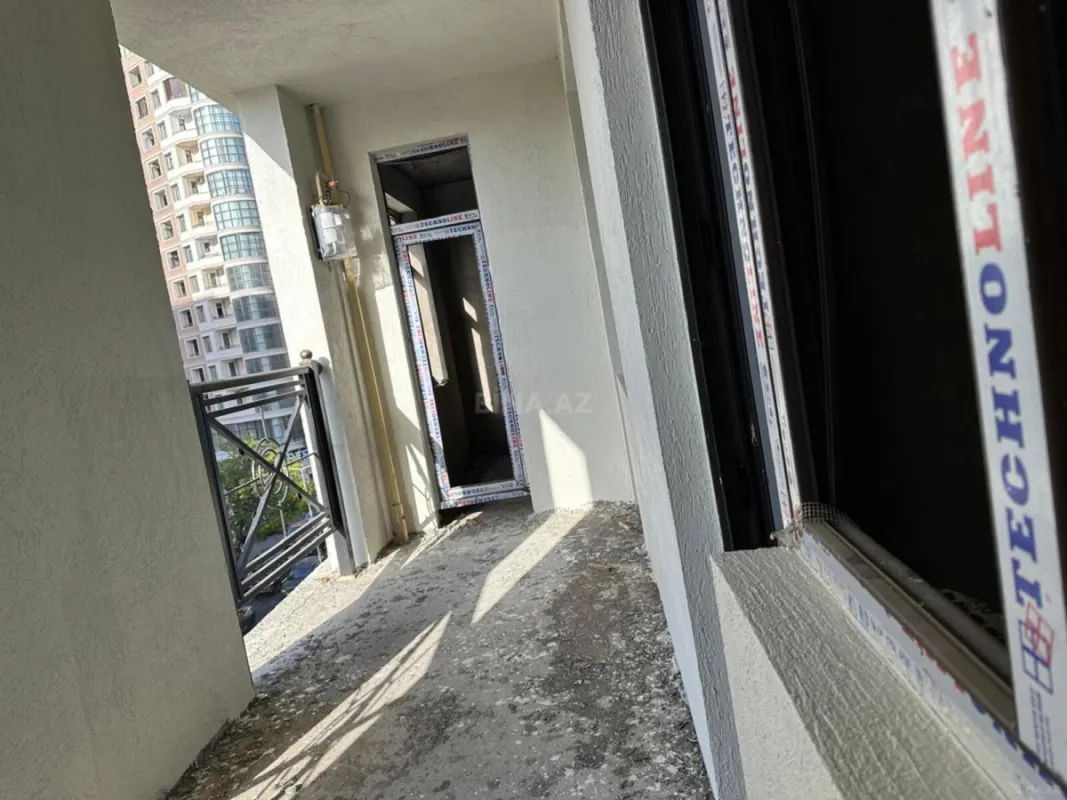 Satılır 3 otaqlı mənzil 136 m²