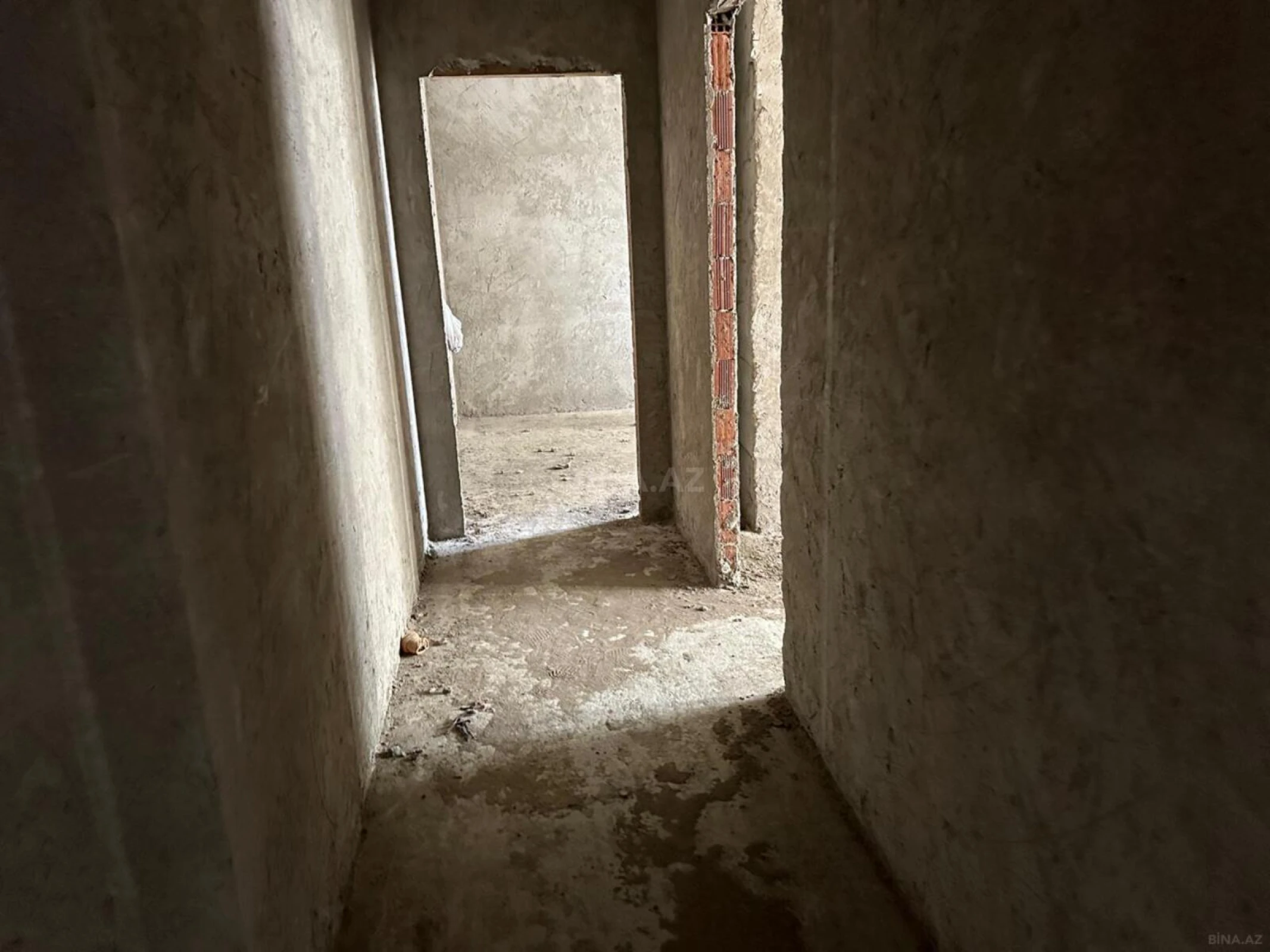 Satılır 3 otaqlı mənzil 136 m²