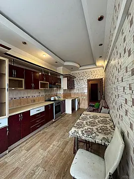 Kirayə verilir 3 otaqlı mənzil 135 m²