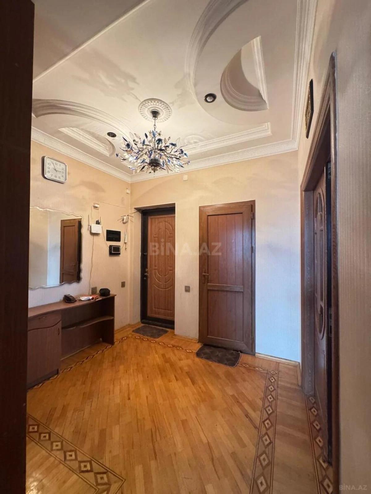 Kirayə verilir 3 otaqlı mənzil 135 m²