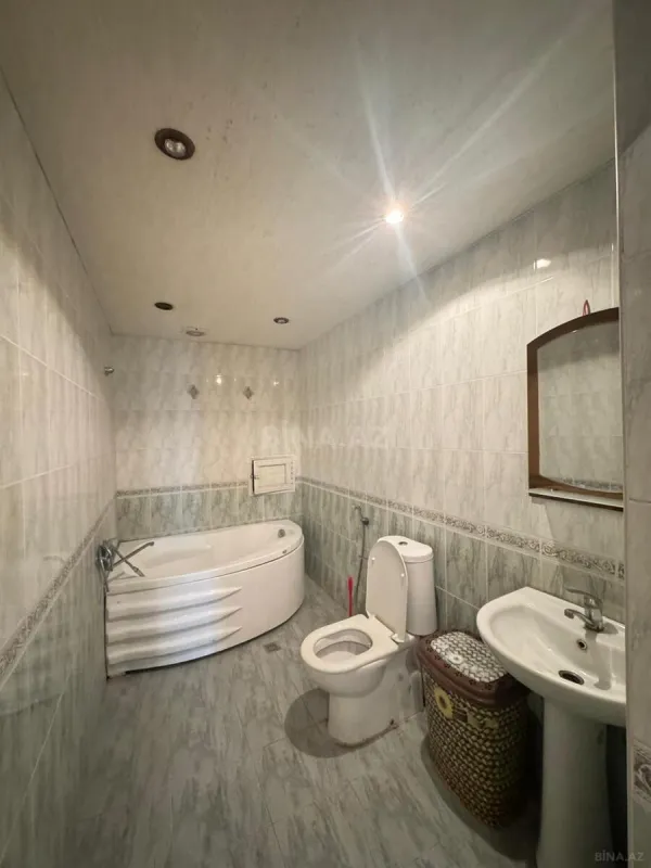Kirayə verilir 3 otaqlı mənzil 135 m²