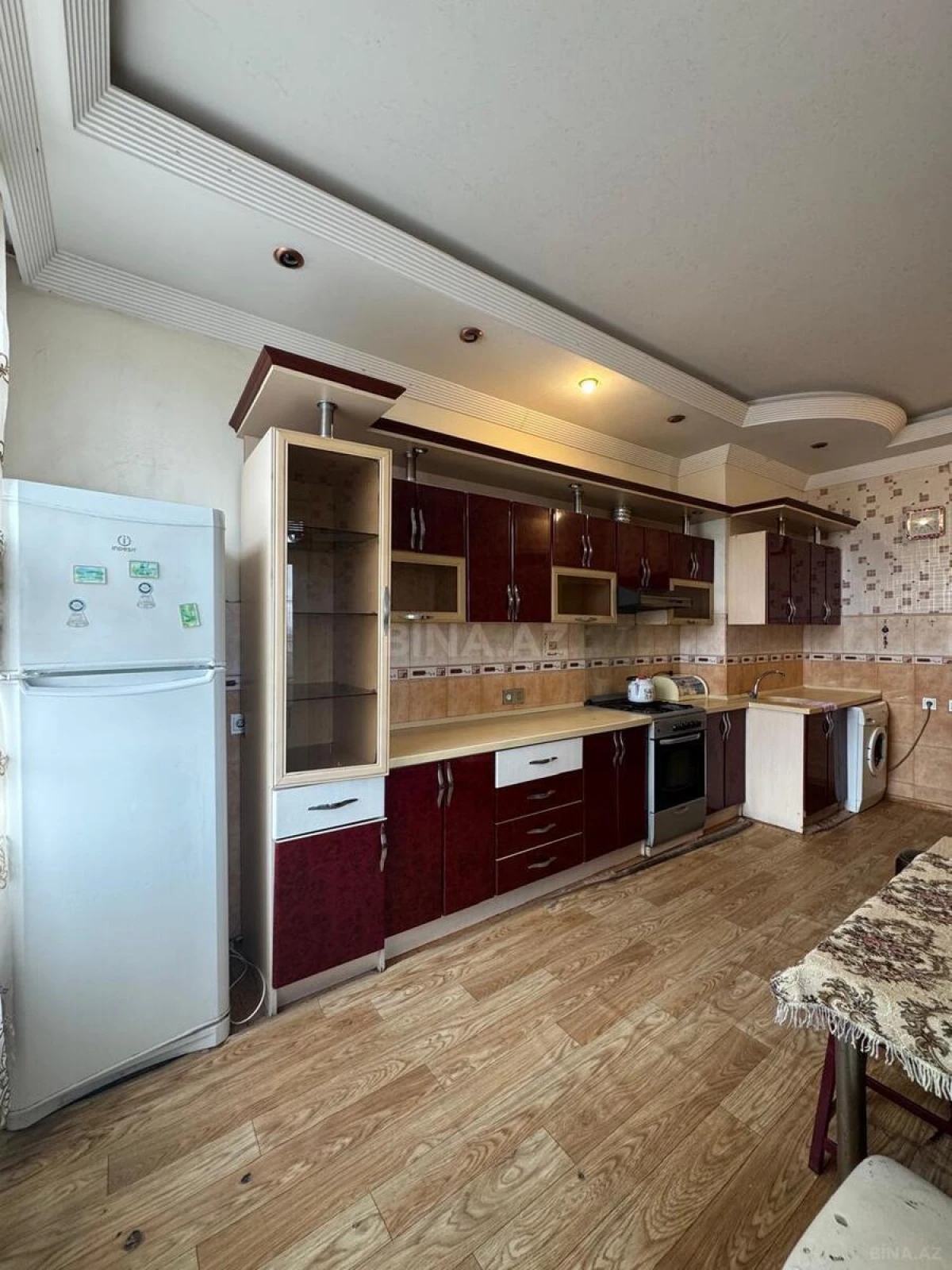 Kirayə verilir 3 otaqlı mənzil 135 m²