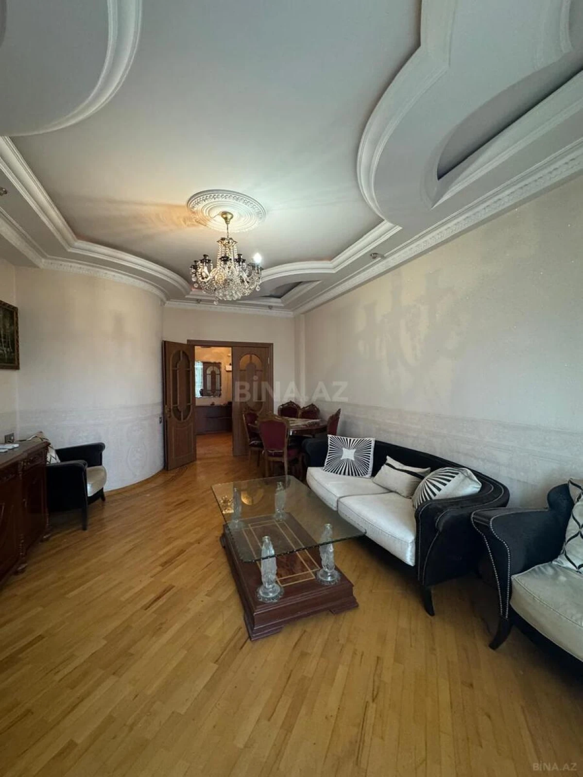 Kirayə verilir 3 otaqlı mənzil 135 m²