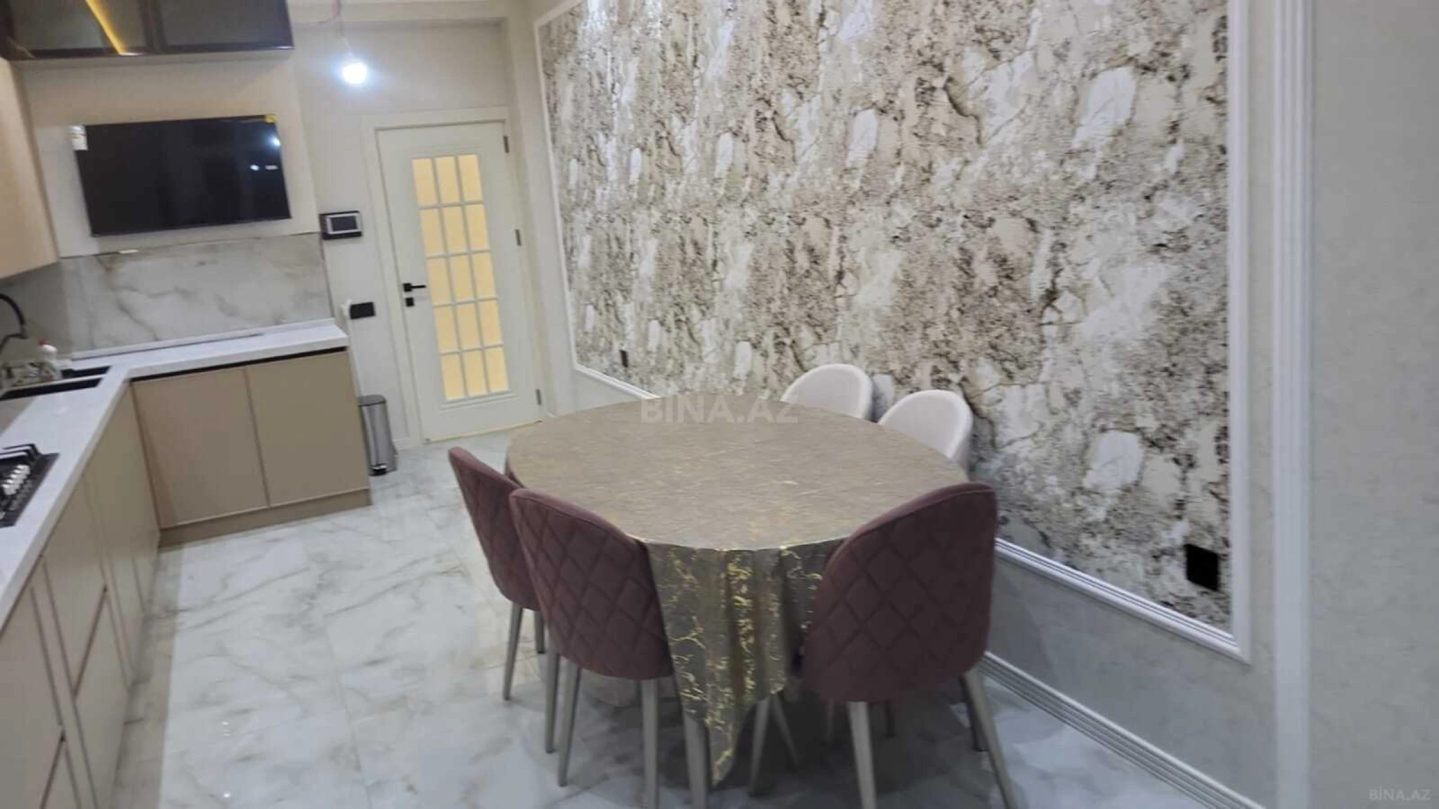 Satılır 3 otaqlı mənzil 150 m²