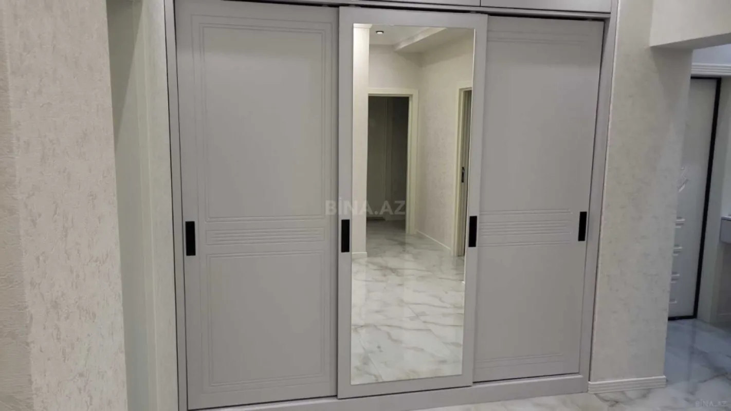 Satılır 3 otaqlı mənzil 150 m²