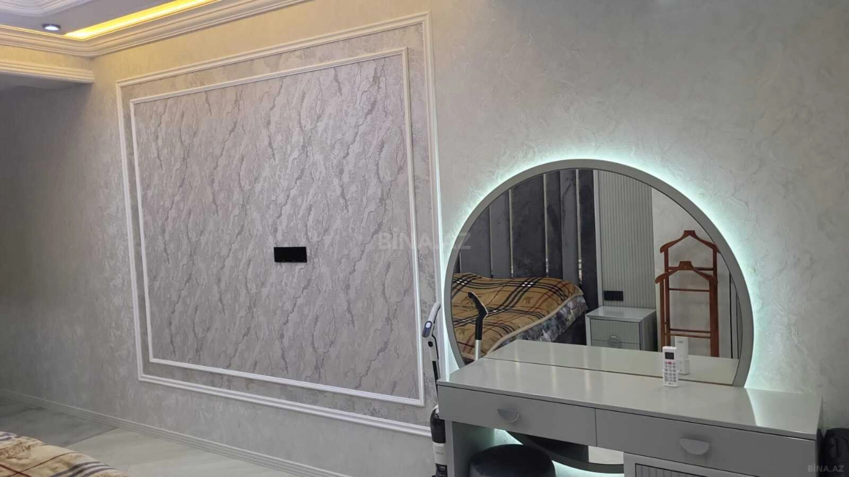 Satılır 3 otaqlı mənzil 150 m²