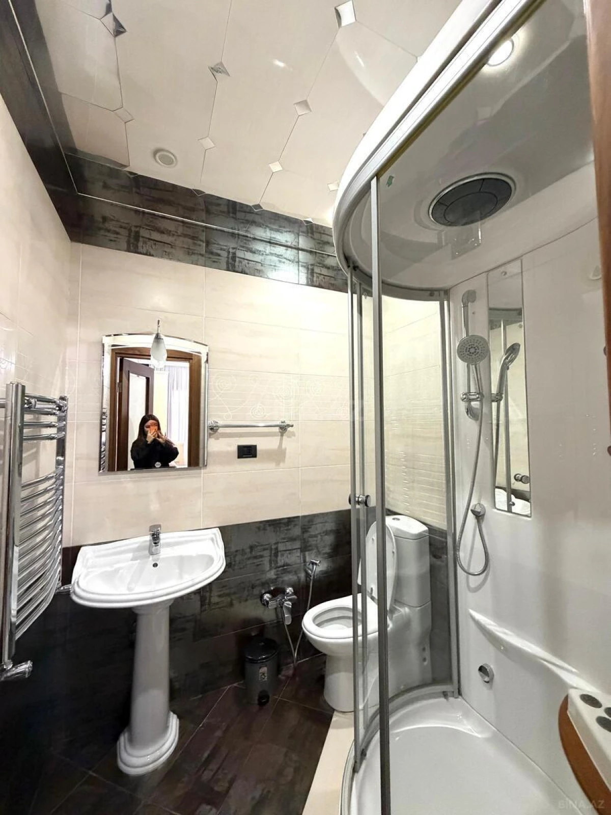 Kirayə verilir 3 otaqlı mənzil 137 m²