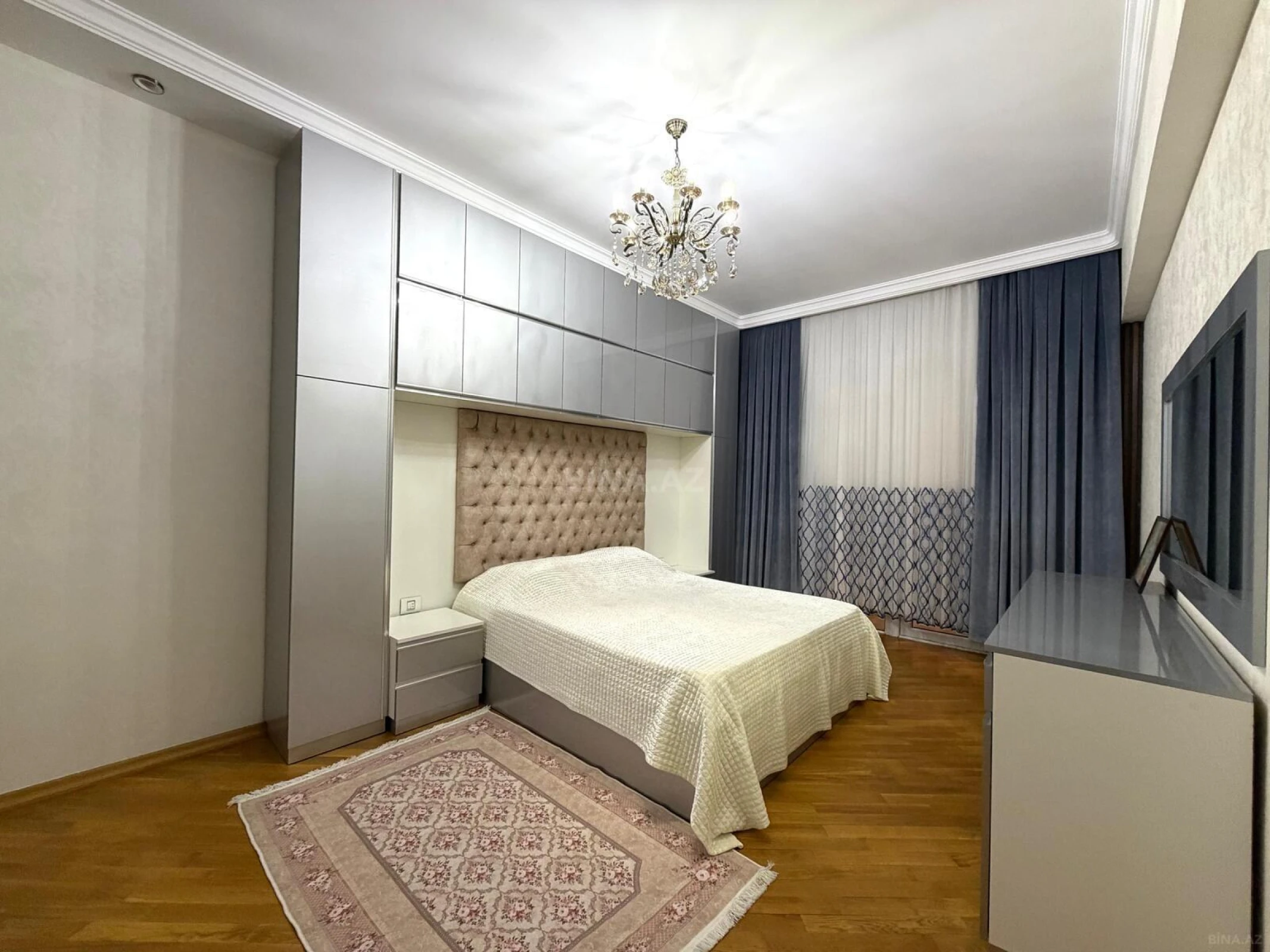Kirayə verilir 3 otaqlı mənzil 137 m²