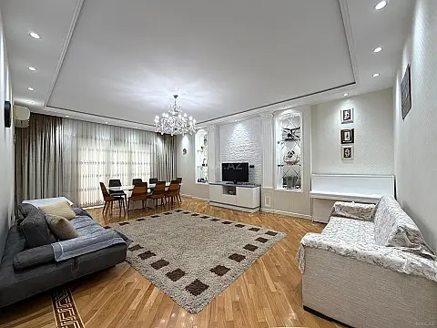 Kirayə verilir 3 otaqlı mənzil 137 m²