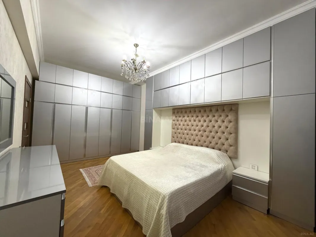 Kirayə verilir 3 otaqlı mənzil 137 m²