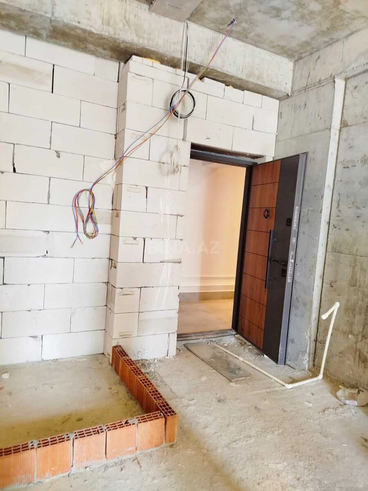 Satılır 2 otaqlı mənzil 66 m²