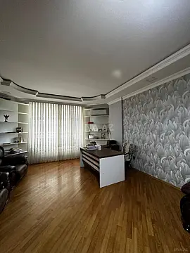 Satılır 3 otaqlı mənzil 157 m²