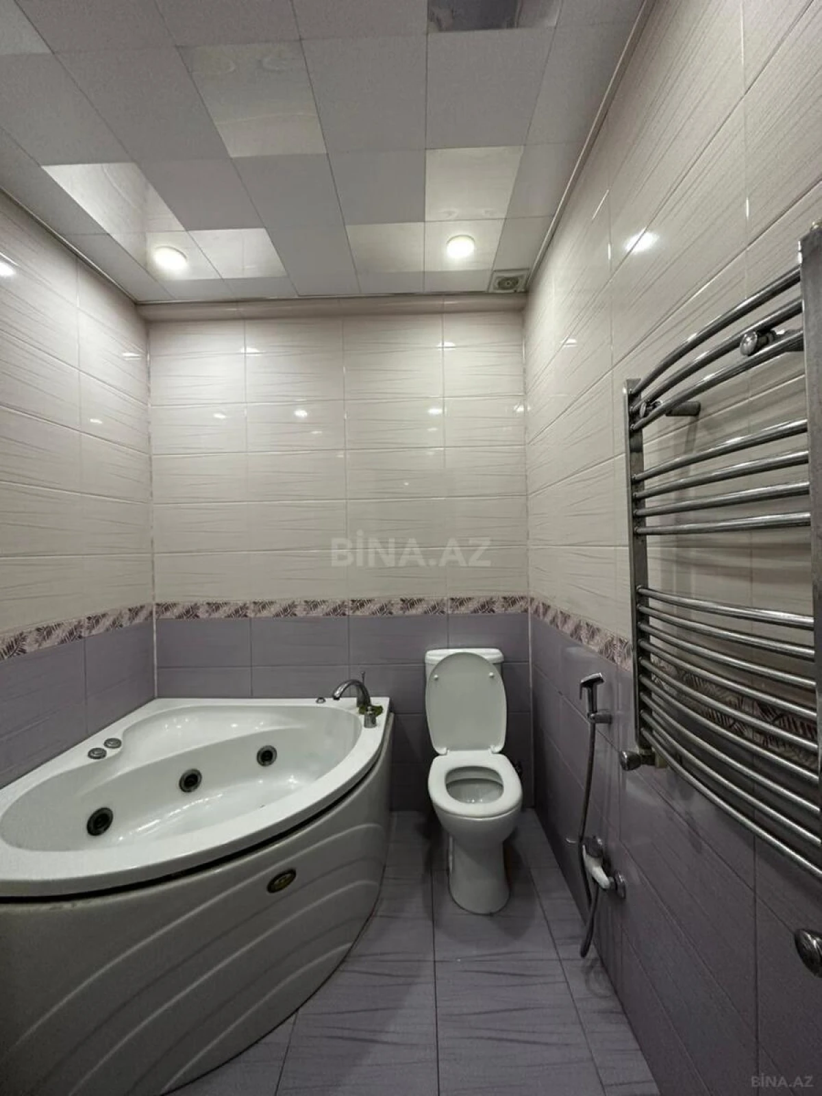 Satılır 3 otaqlı mənzil 157 m²