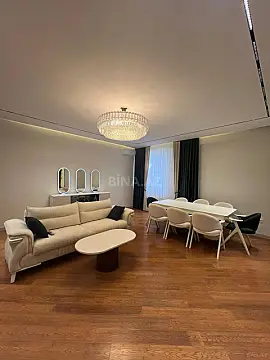 Satılır 4 otaqlı mənzil 145 m²