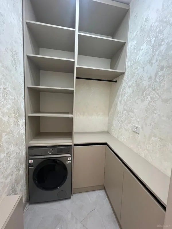Satılır 4 otaqlı mənzil 145 m²