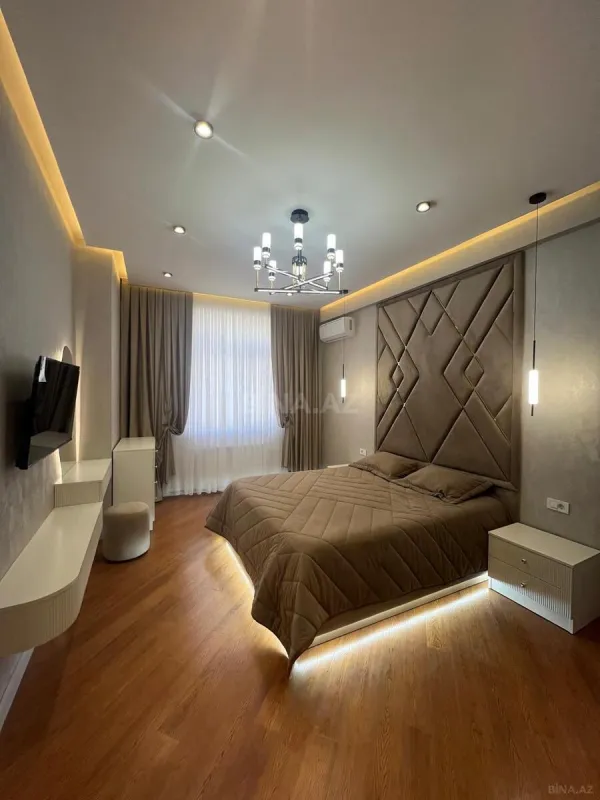 Satılır 4 otaqlı mənzil 145 m²