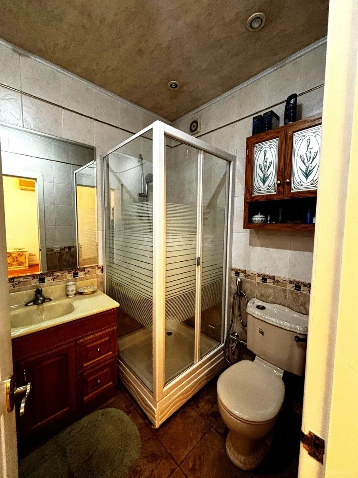 Satılır 4 otaqlı mənzil 180 m²