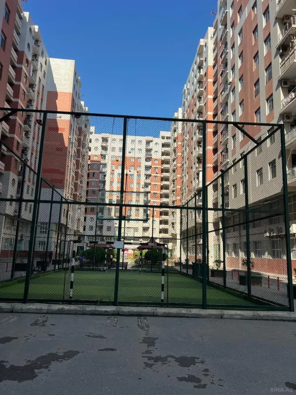 Satılır 4 otaqlı mənzil 145 m²