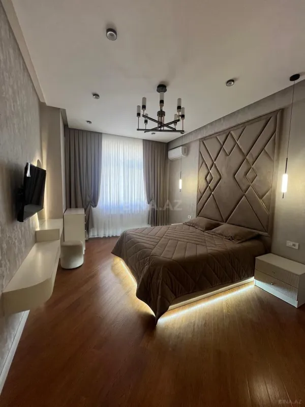 Satılır 4 otaqlı mənzil 145 m²