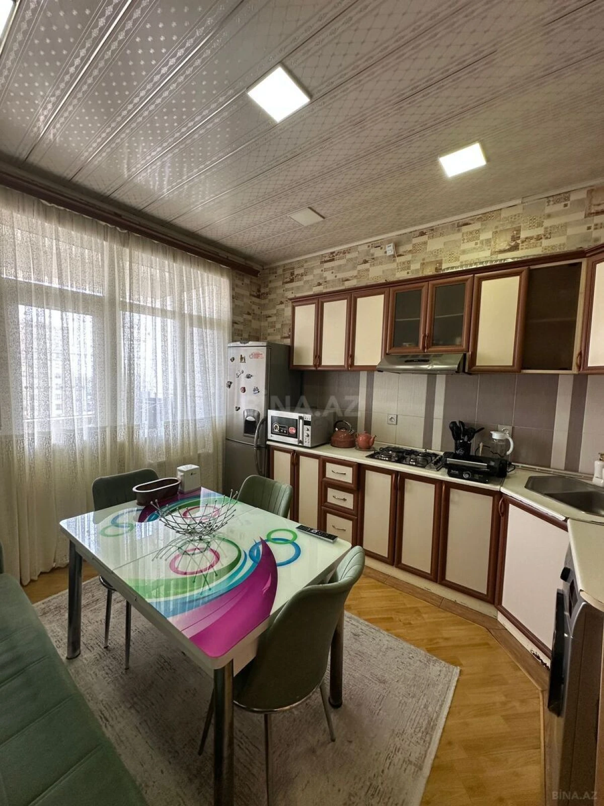 Satılır 4 otaqlı mənzil 130 m²