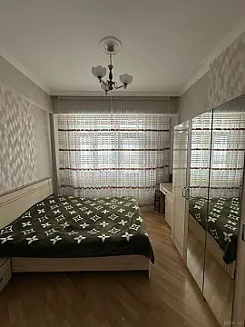 Satılır 4 otaqlı mənzil 130 m²