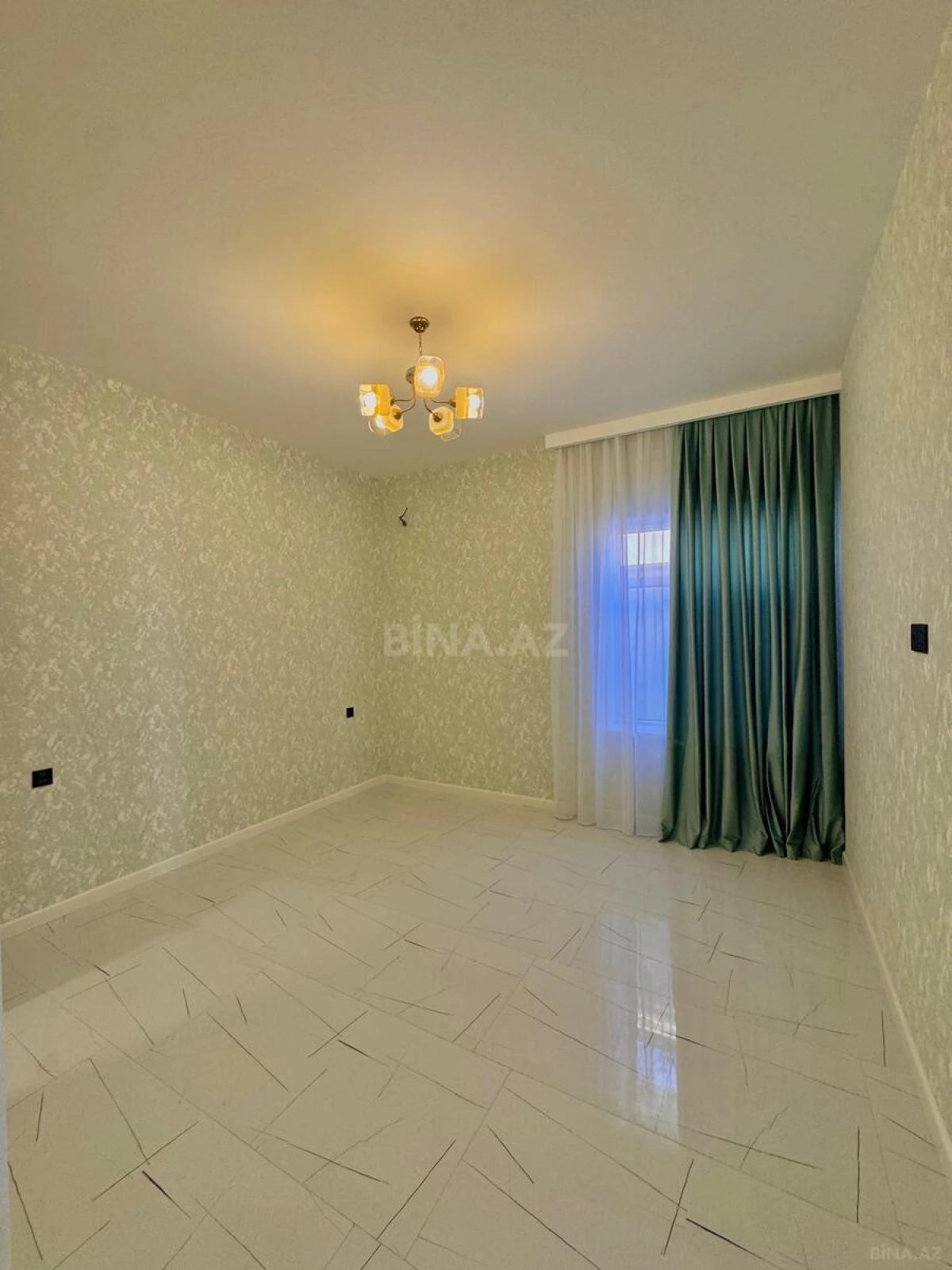 Satılır 4 otaqlı həyət evi 180 m²