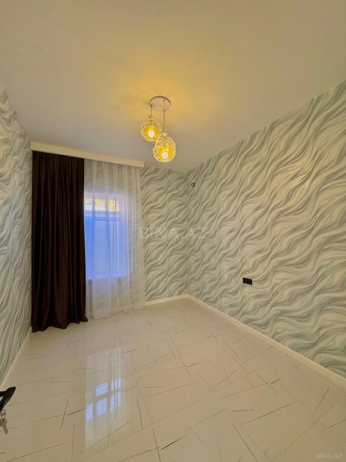 Satılır 4 otaqlı həyət evi 180 m²