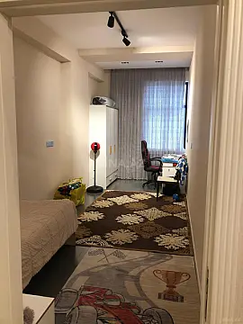 Satılır 4 otaqlı mənzil 202 m²