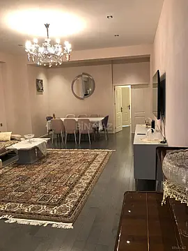 Satılır 4 otaqlı mənzil 202 m² — Bakı, Nizami 4 otaq 202.00 m²