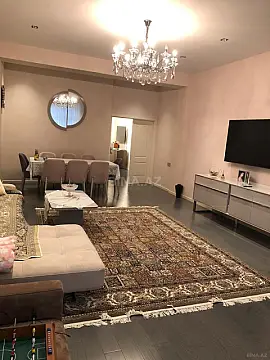 Satılır 4 otaqlı mənzil 202 m²