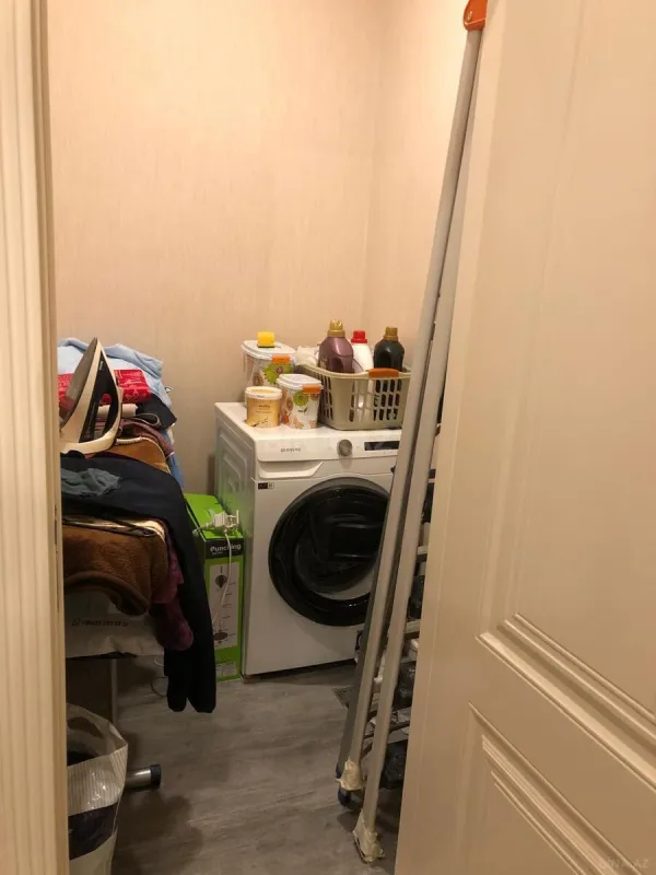 Satılır 4 otaqlı mənzil 202 m²