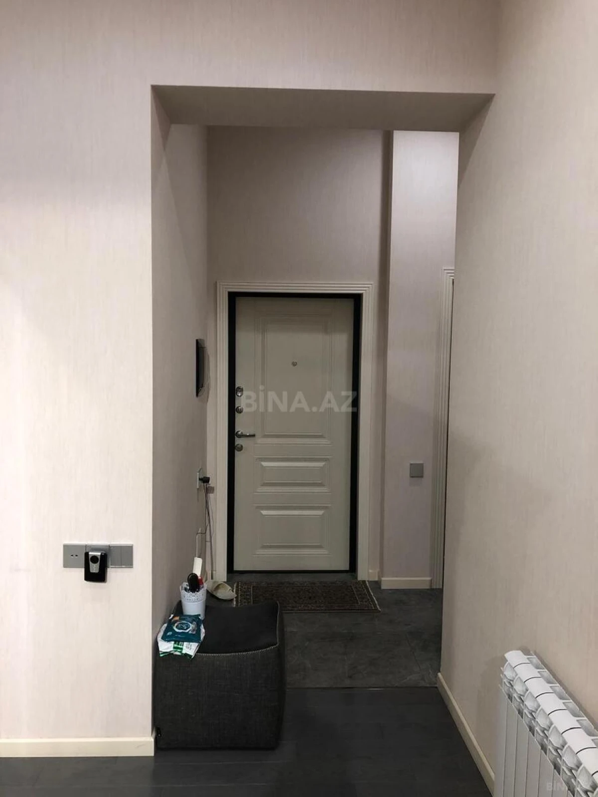 Satılır 4 otaqlı mənzil 202 m²