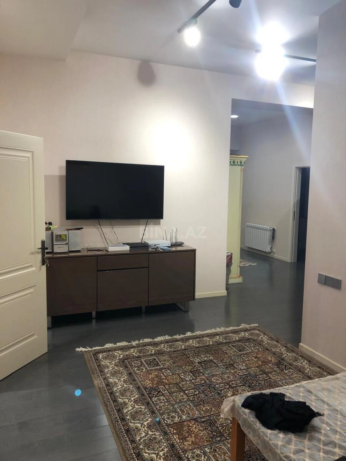 Satılır 4 otaqlı mənzil 202 m²