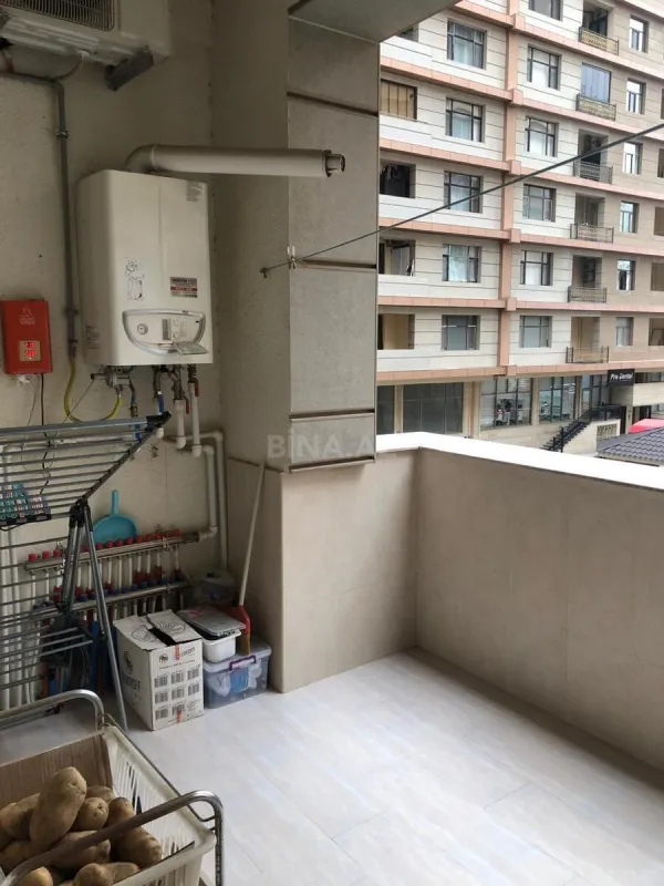 Satılır 4 otaqlı mənzil 202 m²