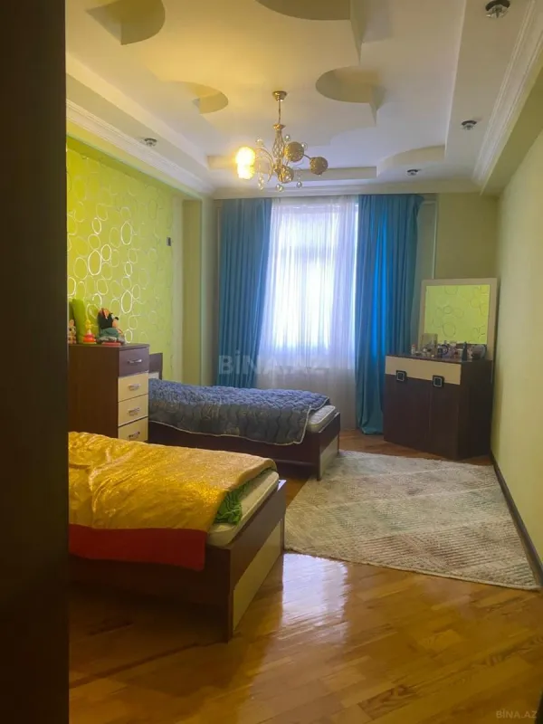 Kirayə verilir 3 otaqlı mənzil 134 m²