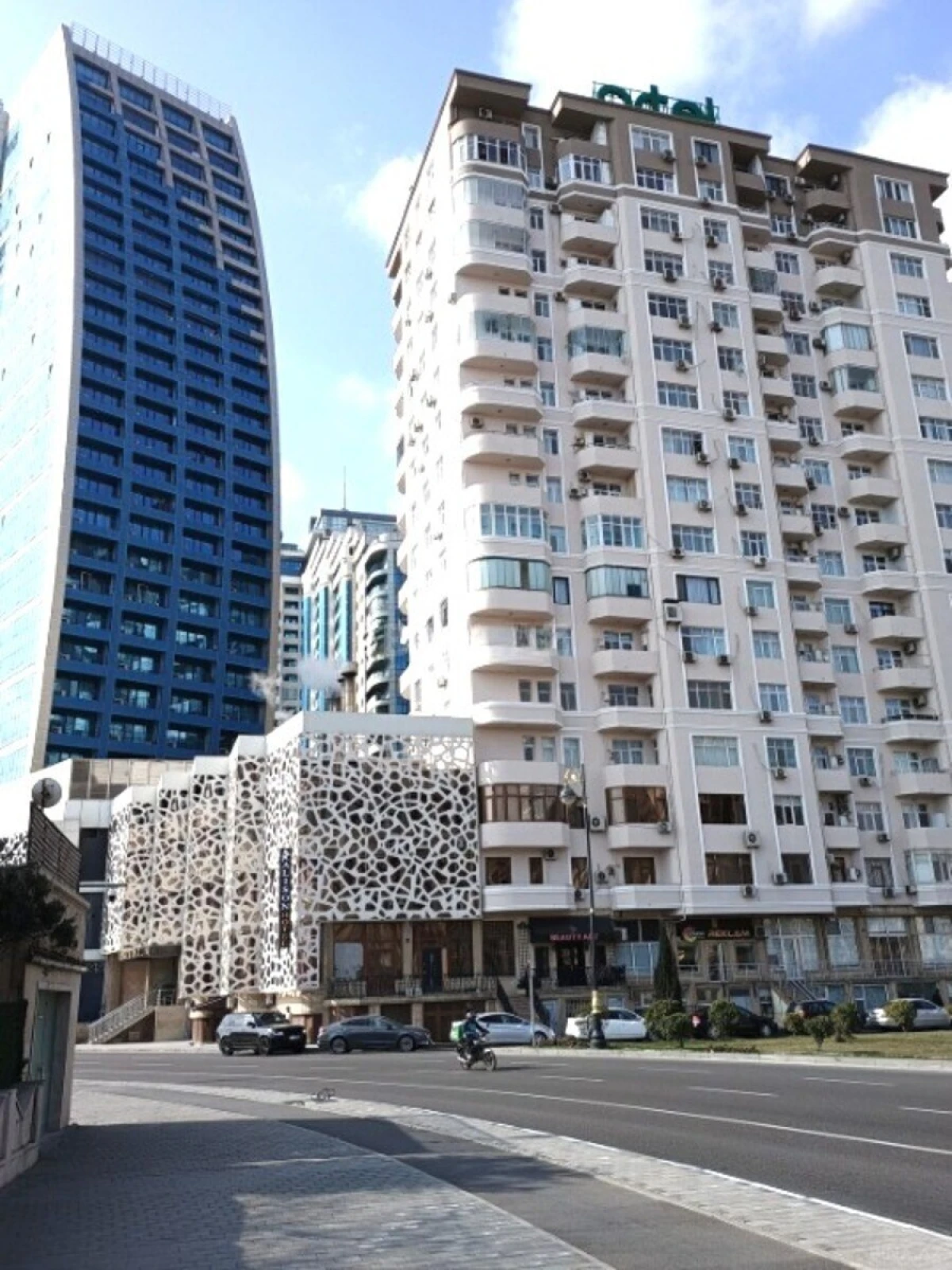 Satılır 3 otaqlı mənzil 155 m²
