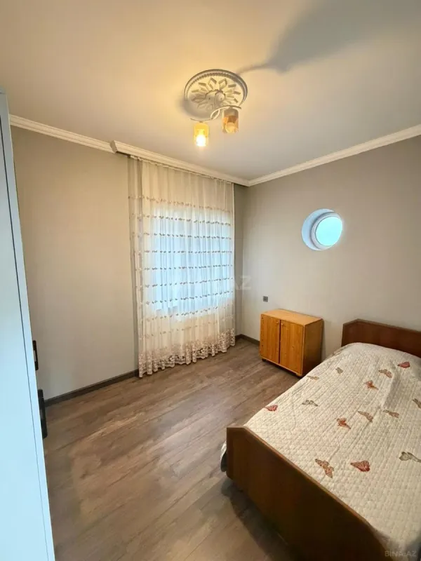 Satılır 7 otaqlı həyət evi 250 m²