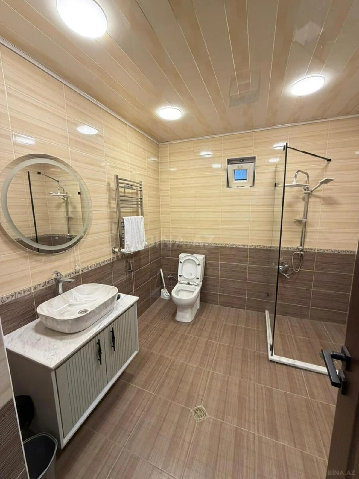 Satılır 7 otaqlı həyət evi 250 m²
