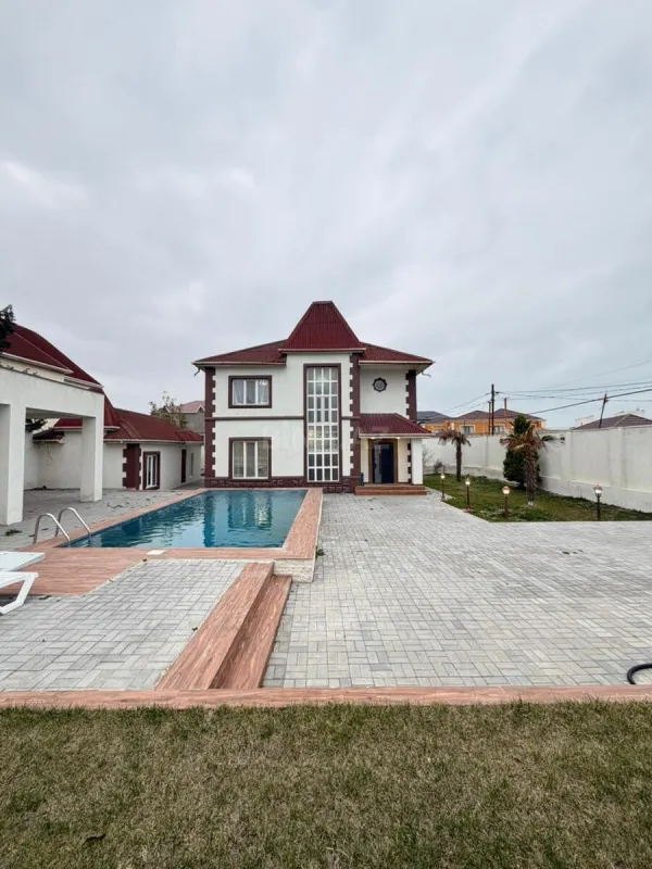 Satılır 7 otaqlı həyət evi 250 m²
