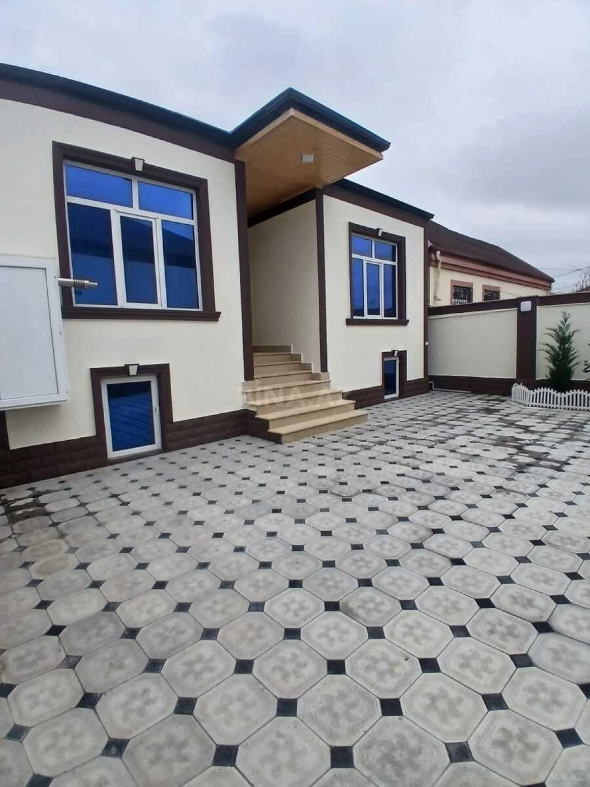 Satılır 4 otaqlı həyət evi 100 m²