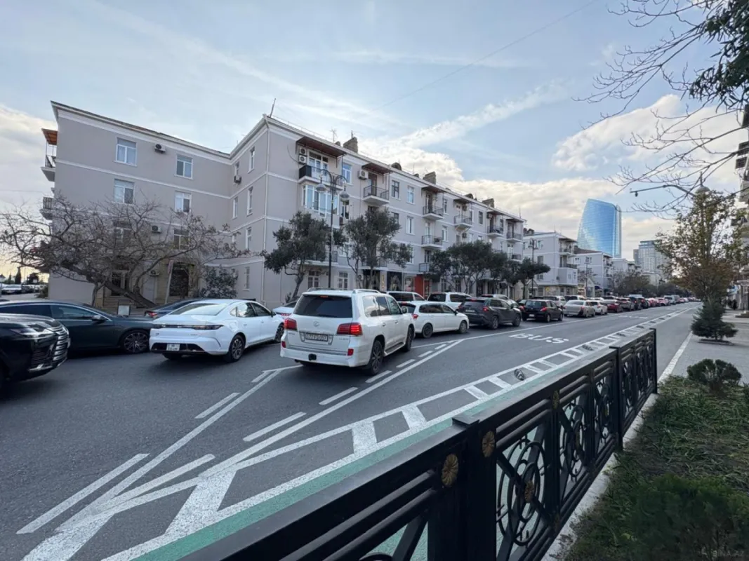 Satılır 1 otaqlı mənzil 44 m²