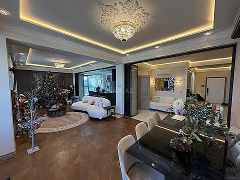 Satılır 5 otaqlı mənzil 321 m²