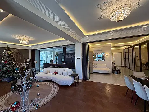 Satılır 5 otaqlı mənzil 321 m²