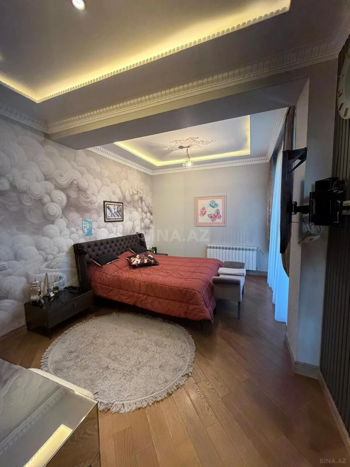 Satılır 5 otaqlı mənzil 321 m²