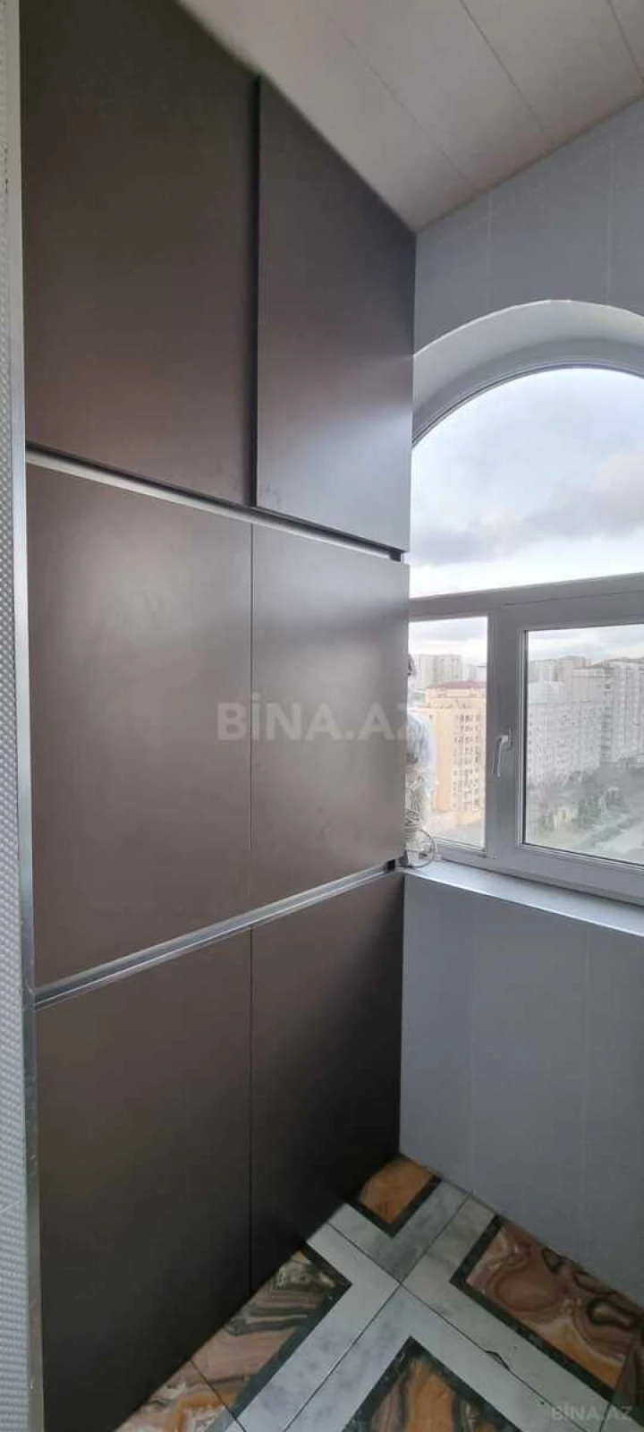 Satılır 3 otaqlı mənzil 110 m²