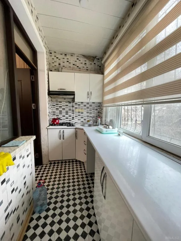 Satılır 3 otaqlı mənzil 42 m²