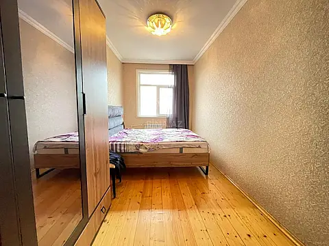 Satılır 3 otaqlı mənzil 42 m²
