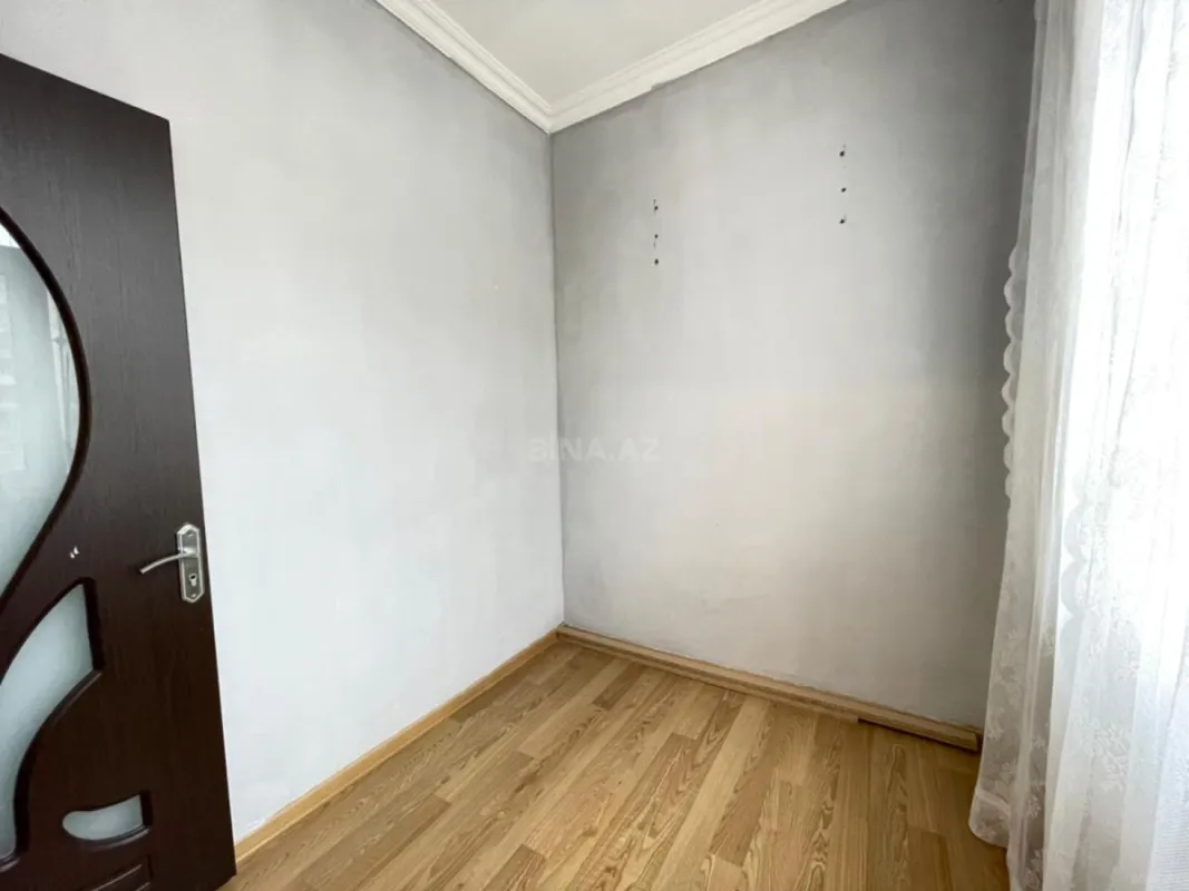 Satılır 3 otaqlı mənzil 42 m²